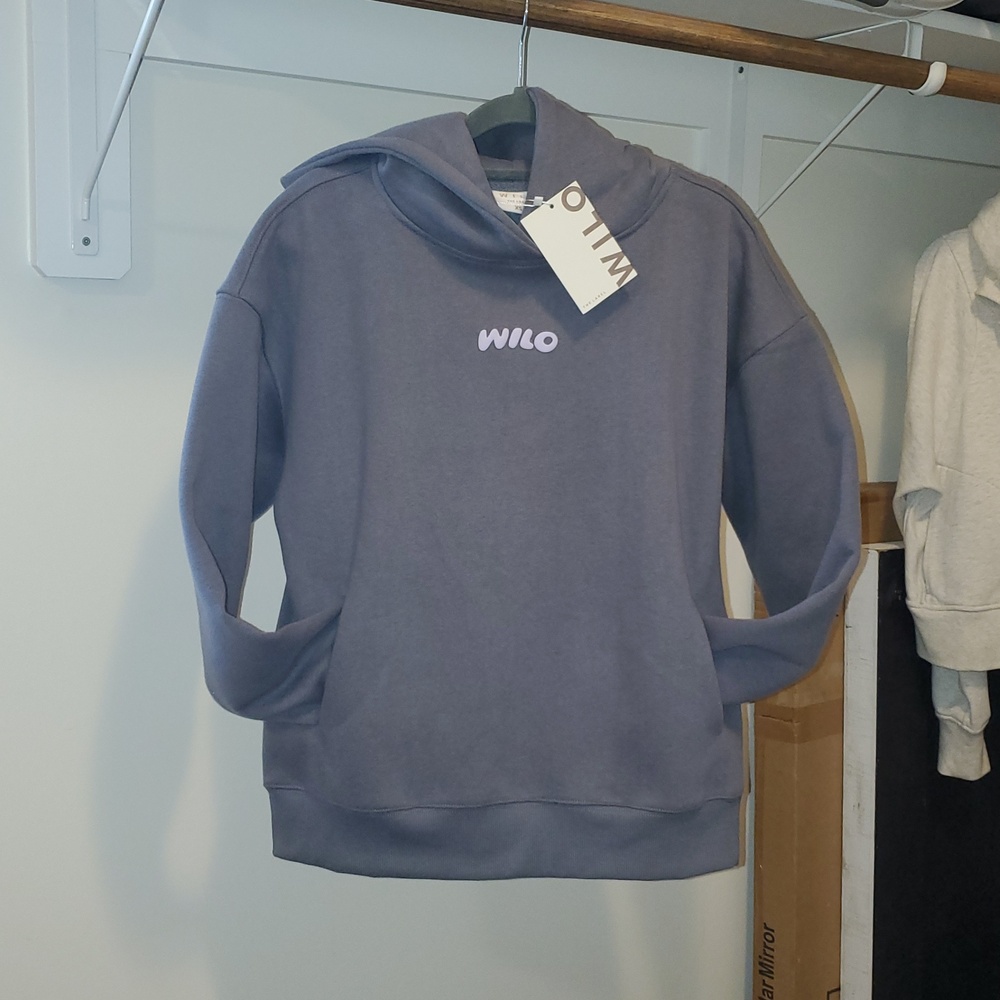 New WILO The Label Boutique Hoodie Sz XSmall P2P 24"